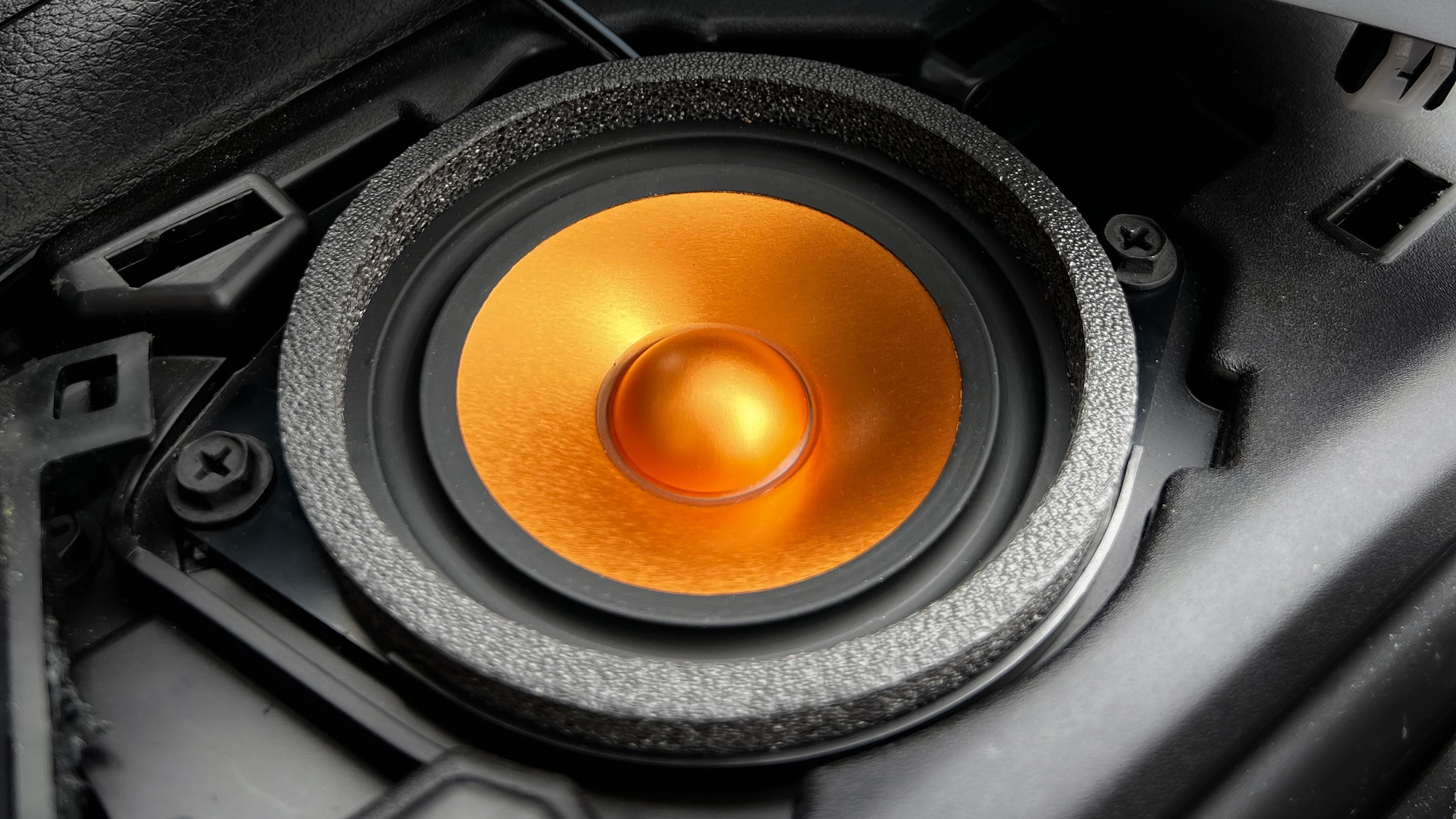 Factory Jeep Speakers vs Audio Uprising: The Best Jeep Speaker Upgrade for Wrangler JK, JL & Gladiator JT